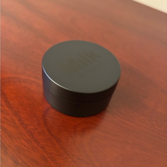 Milk Makeup Pore eclipse Translucent light loose Setting powder - Picture 5 of 16